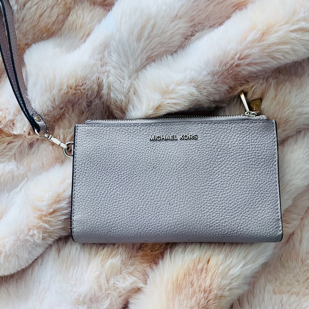 Michael Kors powder pink Pebbled Wristlet